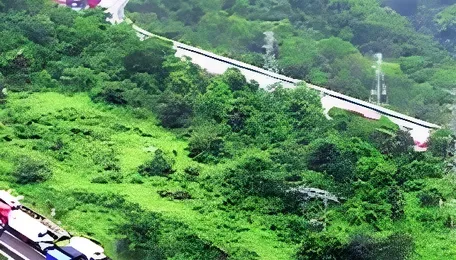 Pune Mumbai Expressway Gridlock Exposes Emergency Gaps
