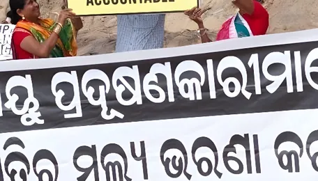 Greenpeace India Unveils Giant ‘Climate Bill’ in Coastal Odisha Demanding Big Polluters Pay 