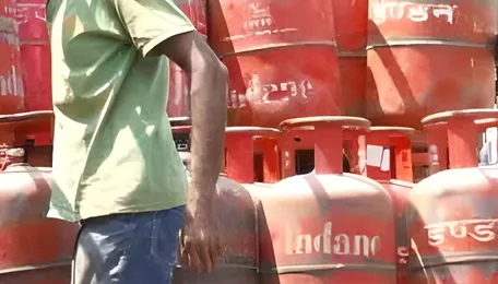 Centre raises commercial LPG allocation to 70 per cent amid supply disruption 
