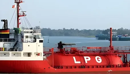 How an Indian LPG tanker escaped Hormuz via an unusual route