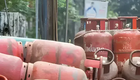 One hike, many shocks: Indians can't ignore the Rs 933 LPG cylinder price increase