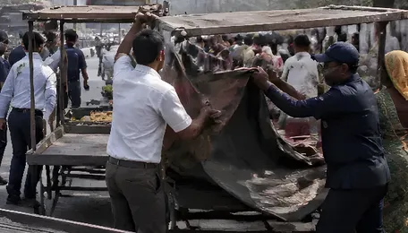Ahmedabad Orders Roadside Vendors Cleared as Traffic Pressure Mounts