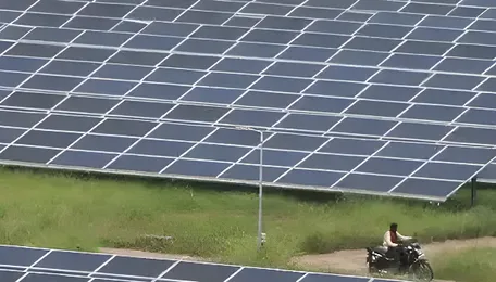 Tracker-mounted solar projects give higher output than fixed-tilt systems: Study 