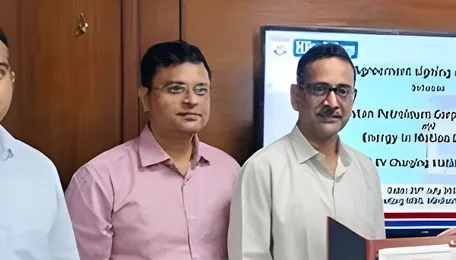 EIM, HPCL Partner to Roll Out EV Charging and Battery Swapping Hubs for Heavy Commercial Vehicles 