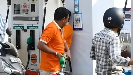 Kolkata Fuel Prices Stay Steady As Global Oil Rises