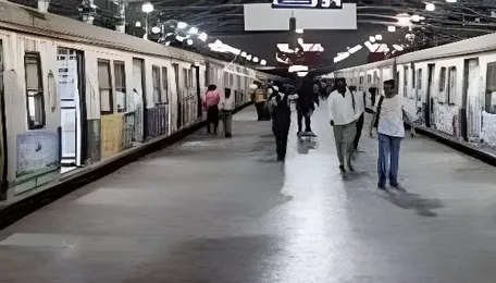 Mumbai To Add More 15-Coach Locals As Central Line Platforms Expand