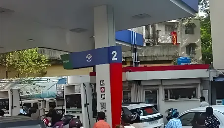 Kolkata Fuel Price Stability Eases Urban Transport Costs
