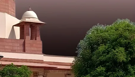 Supreme Court Orders Ban on Highway Shoulder Parking, Issues Safety Directions 