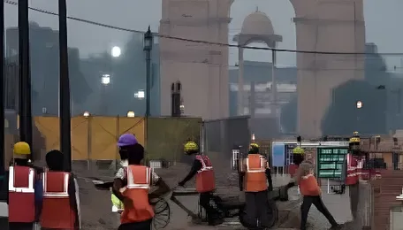 Delhi Announces ₹10000 Compensation For Workers Pollution Curbs Enforce Work From Home