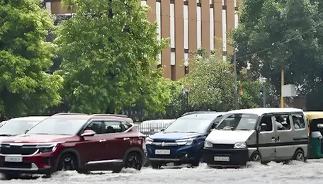 Delhi Silt Removal Delay Raises Waterlogging Risk