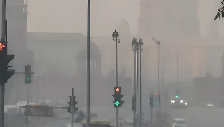 Delhi Air Quality Set to Slip to Poor as Temperatures Fall