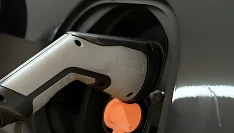 India's EV charging concentrates in metros as grid capacity stalls commercial fleets 