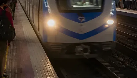 Kolkata Metro Disruption Hits Maha Ashtami Travel, Services Restored