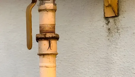 Thane Residents Face Sudden Gas Supply Cut Affecting Thousands Families Today