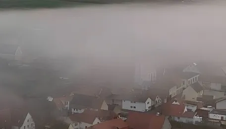 Fossil fuel power falls despite Hormuz crisis as renewables step in 