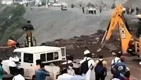 A landslide has blocked the Shimla-Mataur National Highway (NH-205) near Bilaspur, bringing traffic to a halt. Vehicles were stranded on both sides of the highway, causing long queues and inconvenience to commuters. 