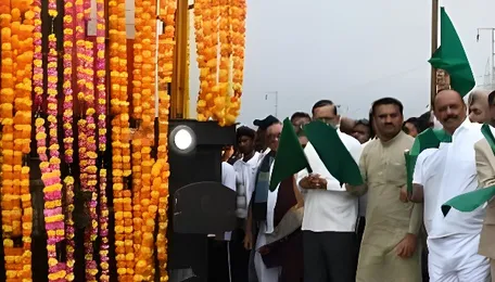 India Flags Off First-Ever Stainless Steel Salt Container T… 