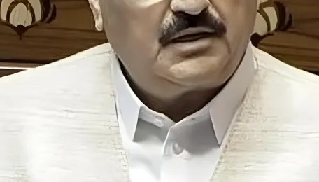 No need to panic on fertilizer stocks: Centre 