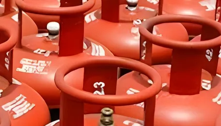 Govt promotes Kerosene as alternate fuel after LPG cylinder bookings spike - also mandates a gap of 45 days fo 