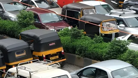 Mumbai Bhandup Road Spill Triggers Safety Alert For Commuters