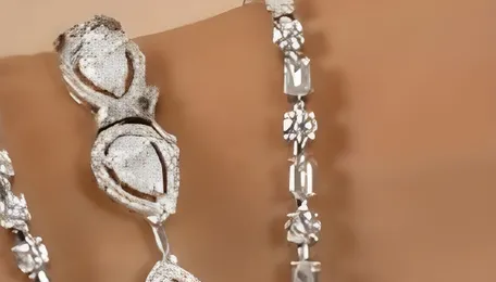 Gujarat Tops India Exports at ₹9.83 Lakh Crore ; Surat Shines with $10.55 Billion 