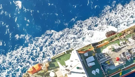 JP Morgan, Goldman Diverge on Hormuz Oil Flow Estimates
