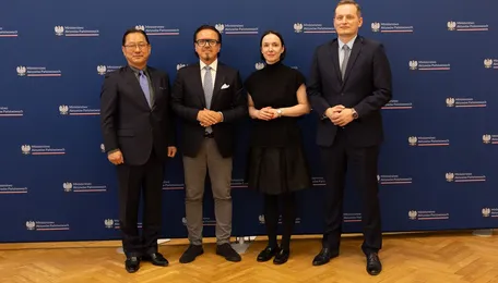 Poland’s EMP partners Foxconn for EV production and RandD