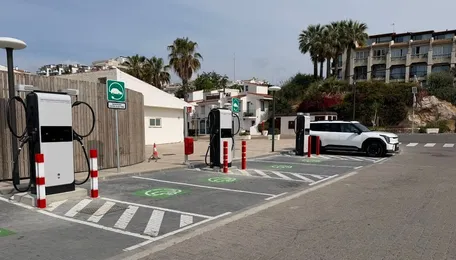 Wallbox deploys its Supernova fast-charging system in Spain