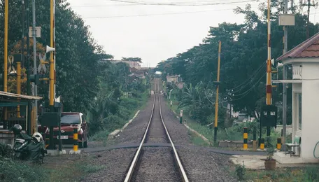 Level Crossing Safety Lapse Exposed on Hooghly Rail Route, Probe Begins