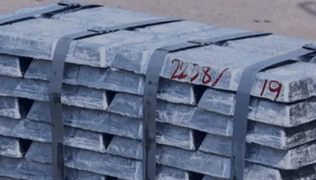 Zinc Prices Show Diverging Trends Amid Falling LME Stocks and Weak Demand