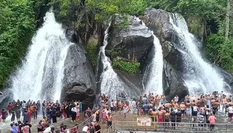 Tourists start thronging Courtallam as season starts; but tourist-friendly infrastructure is in worst shape