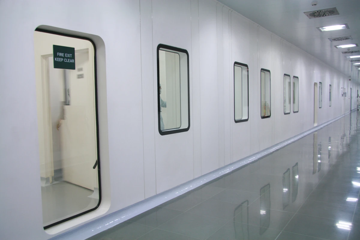 GRP cleanroom panels – seamless antibacterial surface